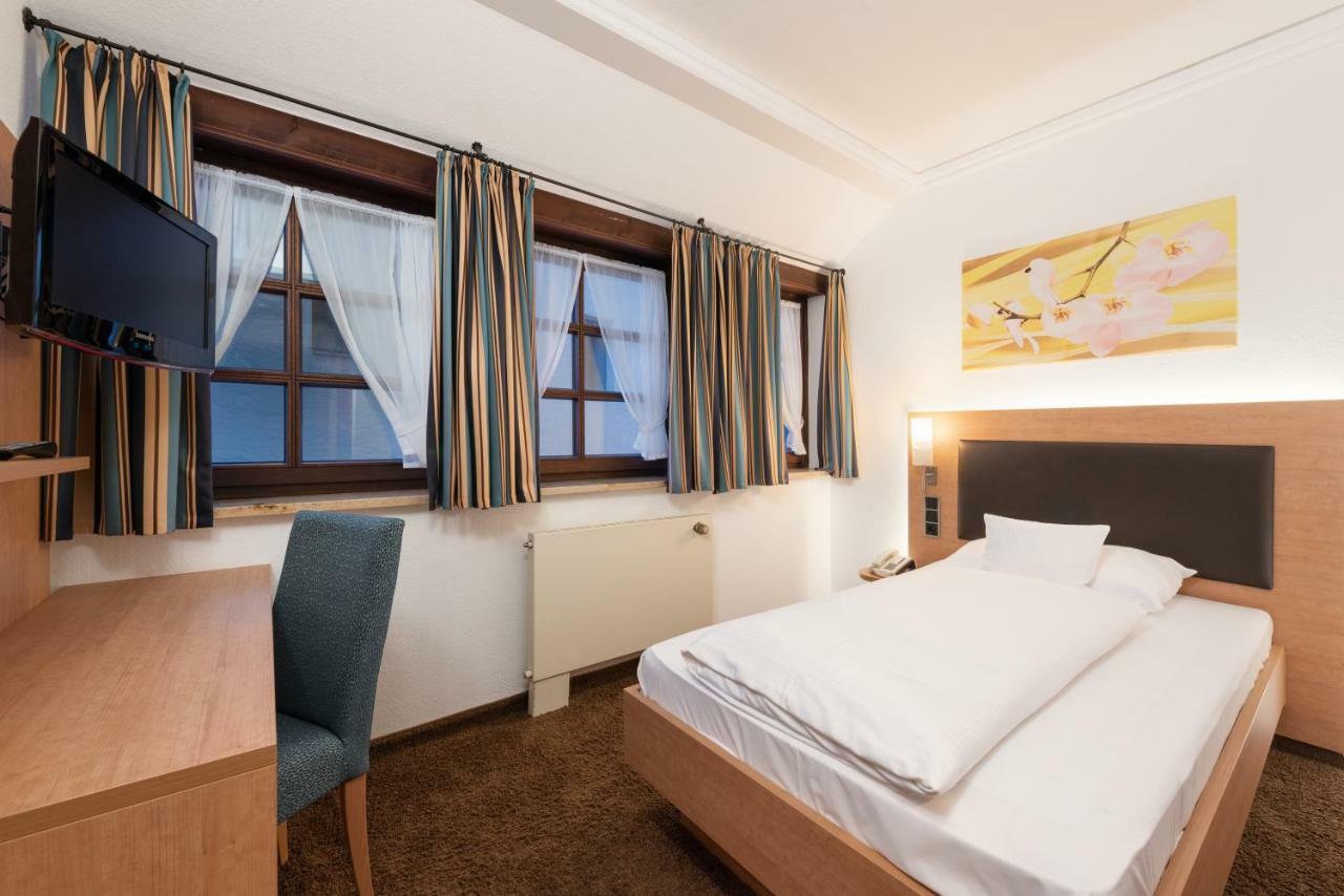 Hotel Riesengebirge Neuhof an der Zenn Esterno foto